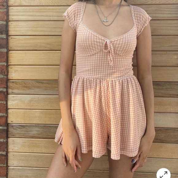 ISO Gingham romper - Picture 1 of 1